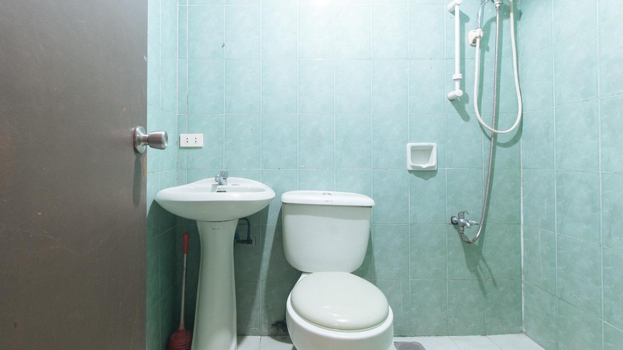 Lauriens Hotel Tagaytay タガイタイ エクステリア 写真