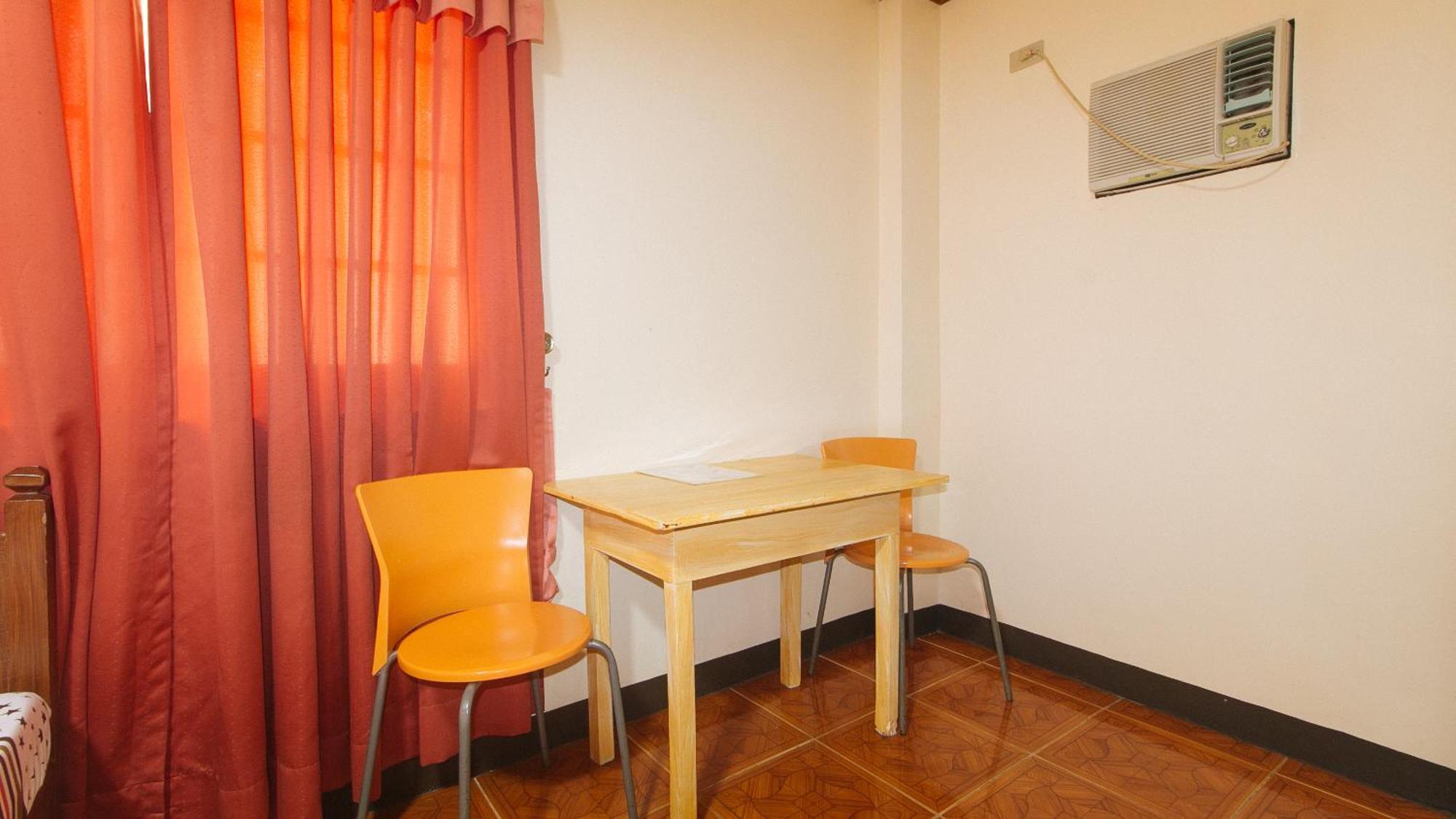 Lauriens Hotel Tagaytay タガイタイ エクステリア 写真