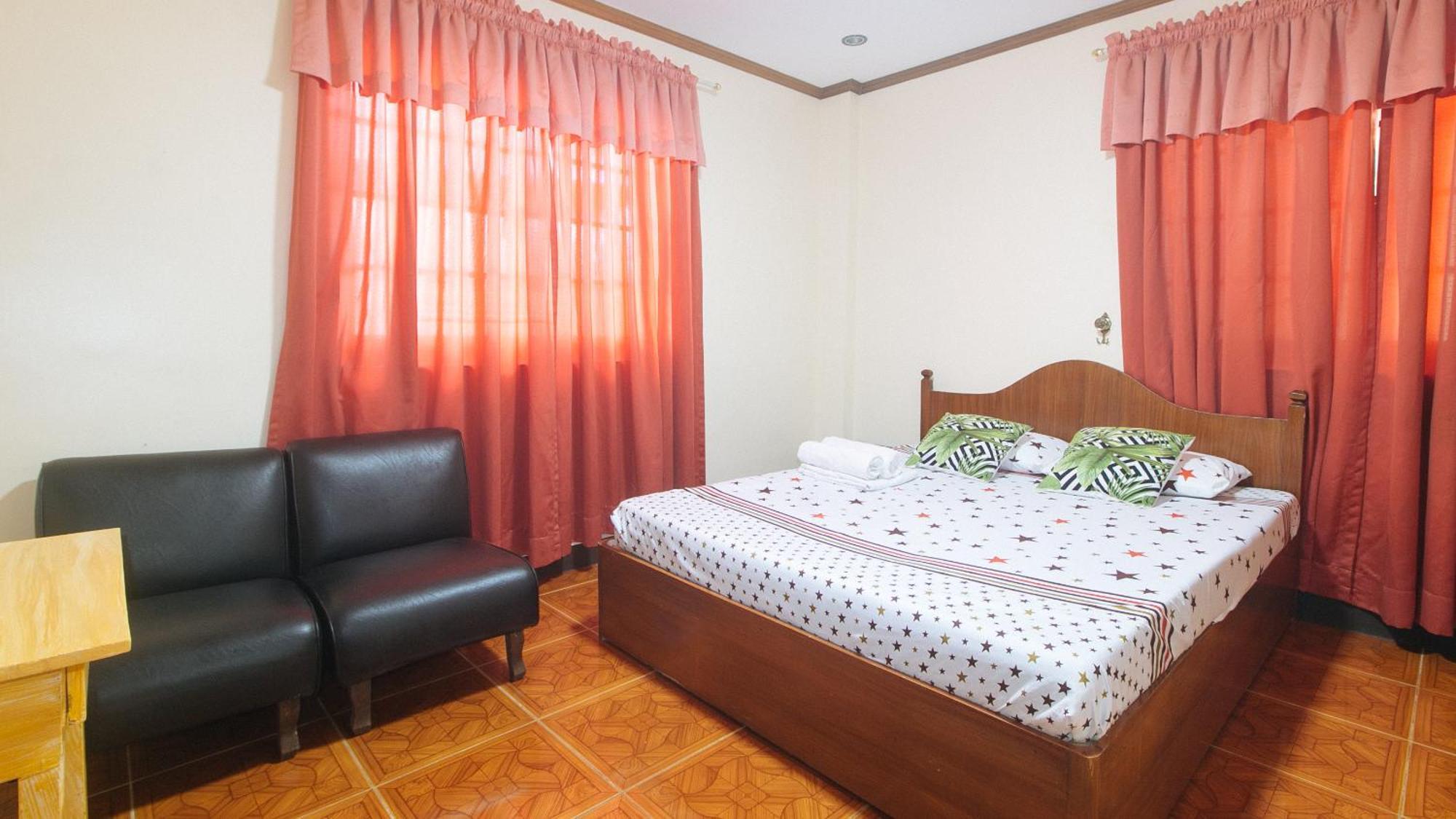 Lauriens Hotel Tagaytay タガイタイ エクステリア 写真