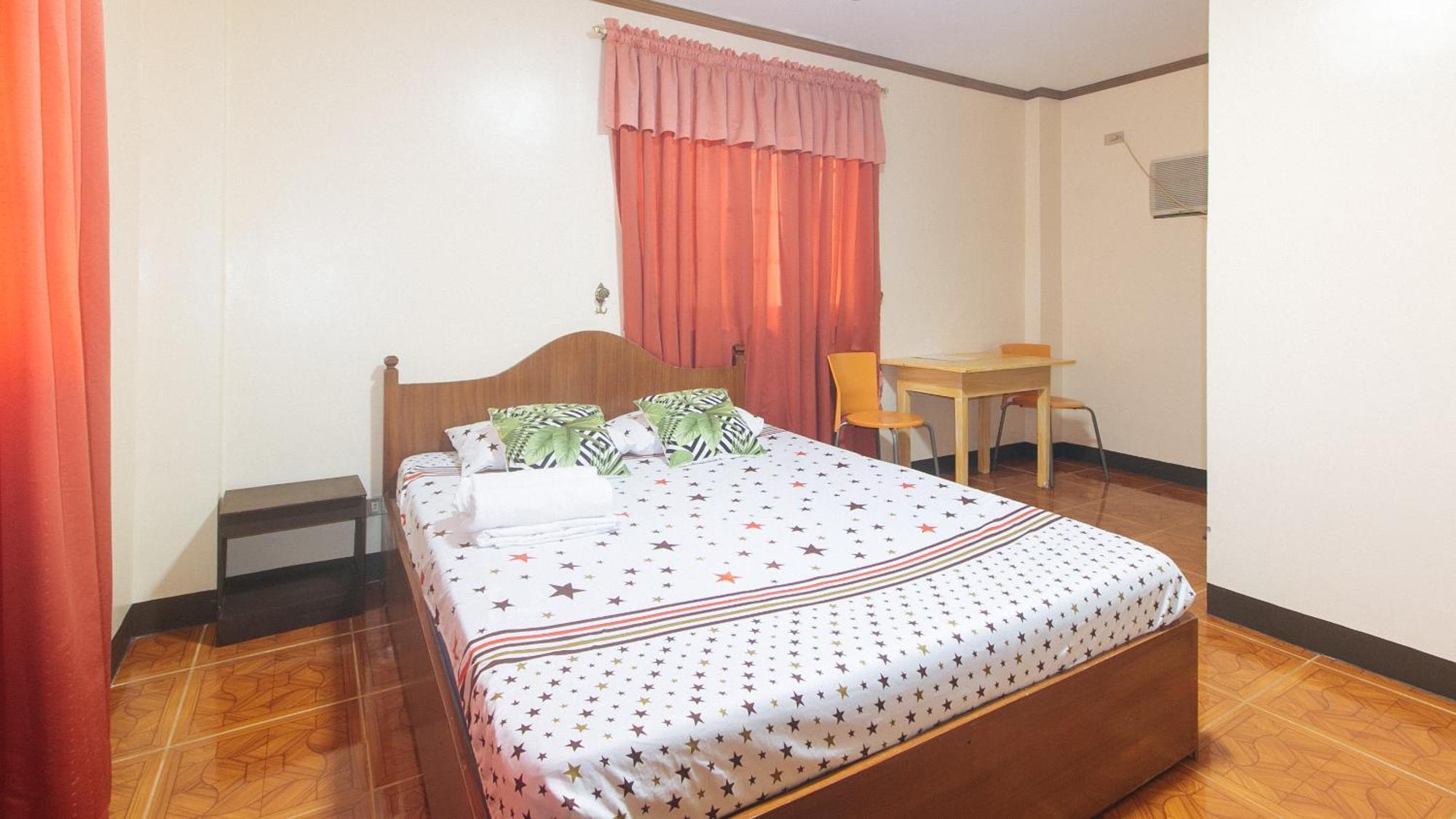 Lauriens Hotel Tagaytay タガイタイ エクステリア 写真