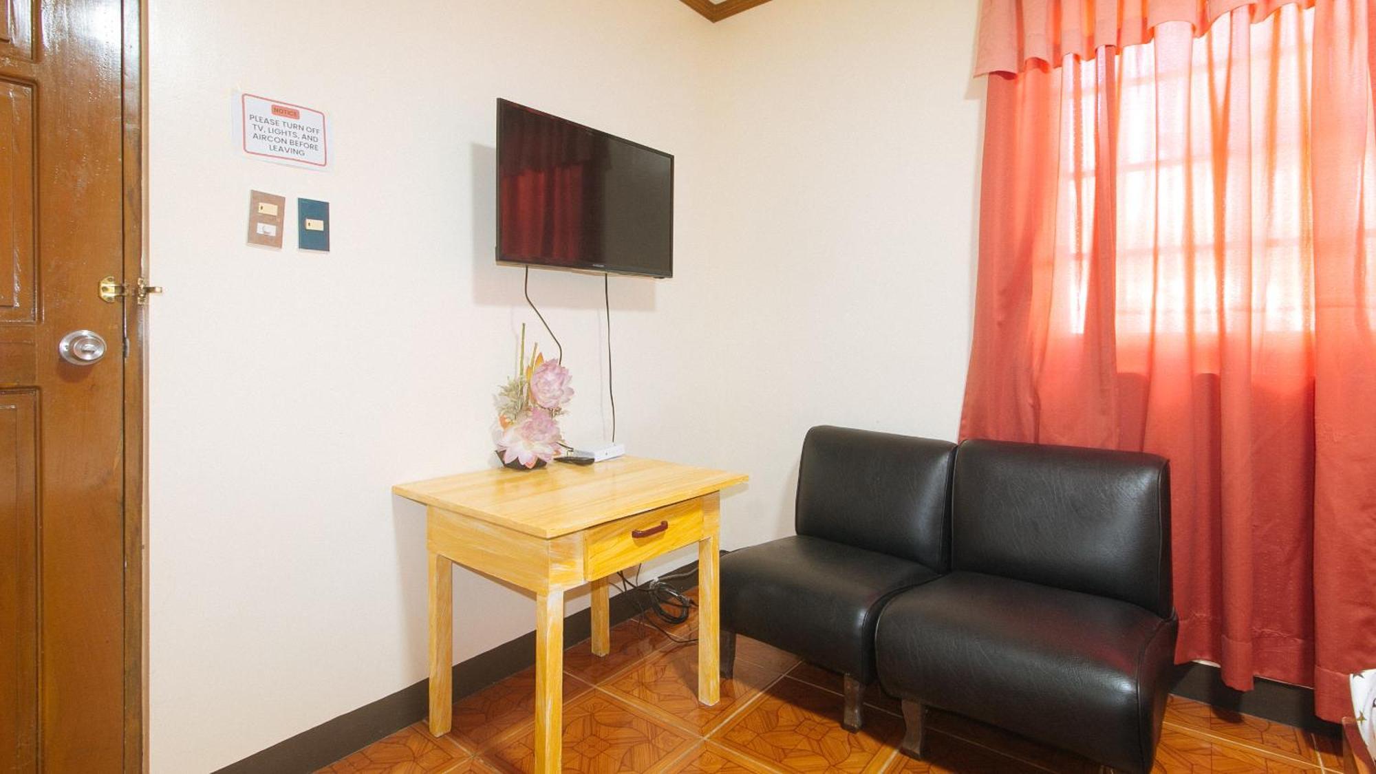 Lauriens Hotel Tagaytay タガイタイ エクステリア 写真