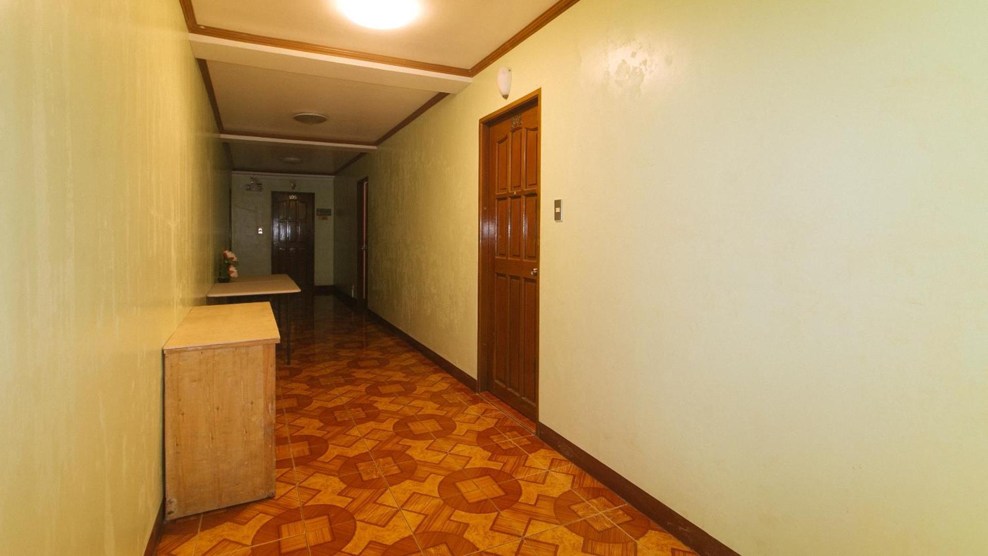 Lauriens Hotel Tagaytay タガイタイ エクステリア 写真