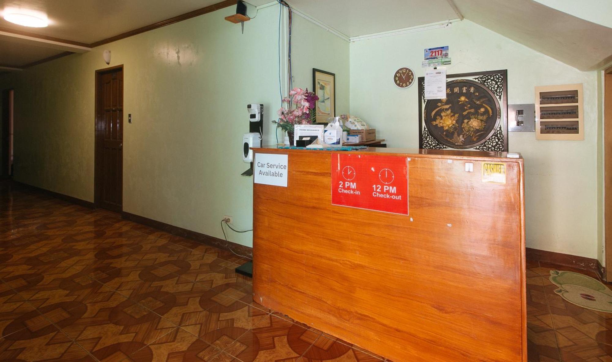 Lauriens Hotel Tagaytay タガイタイ エクステリア 写真