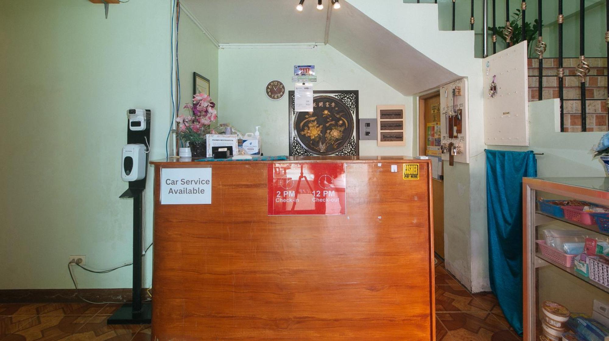 Lauriens Hotel Tagaytay タガイタイ エクステリア 写真